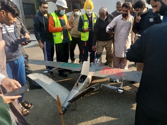 لاہور میں ریموٹ کنٹرول طیارہ گرگیا