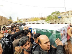پیکر شهید مدافع امنیت در روستای فدافن کاشمر به خاک سپرده شد