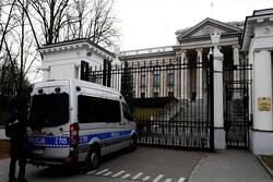 حمله به سفارت روسیه در لهستان با «کوکتل مولوتوف»