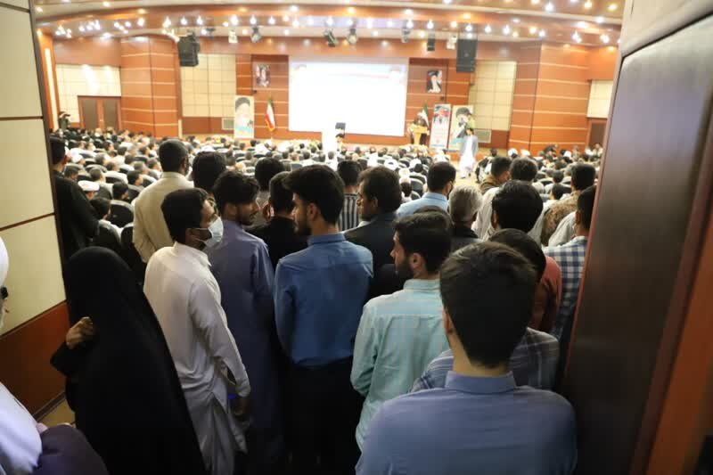 مردم سیستان و بلوچستان پای وطن خود ایستادهاند