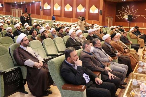 جهاد علمی و بصیرتی روحانیون در دفاع از اسلام عامل هراس دشمنان است