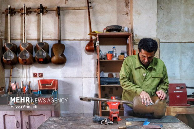 Traditional musical instruments workshop
