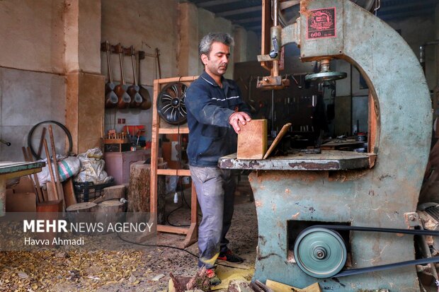 Traditional musical instruments workshop
