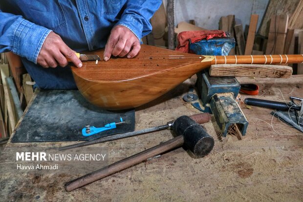 Building A Traditional Instrument Traditional musical instruments workshop - Mehr News Agency