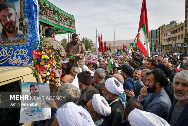 تشییع پیکر شهید امنیت «محمد مویدی» در شیراز