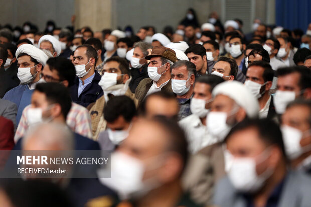 دیدار صدها نفر از مردم اصفهان با رهبر معظم انقلاب 9