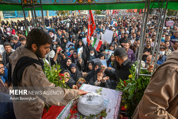 تشییع پیکر شهید امنیت «محمد مویدی» در شیراز