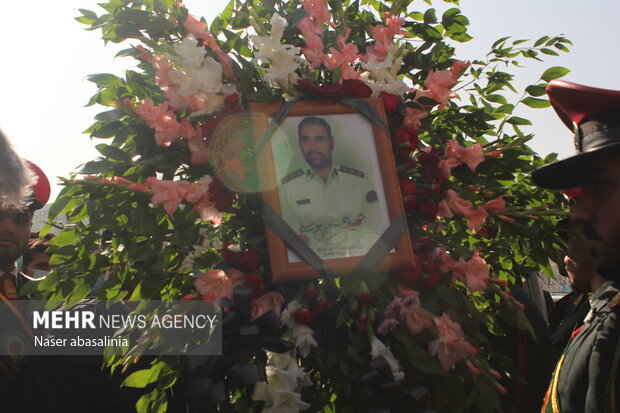 مراسم تشییع پیکر شهید مدافع امنیت در سنندج