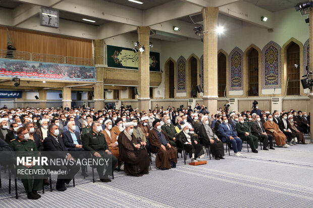 دیدار صدها نفر از مردم اصفهان با رهبر معظم انقلاب