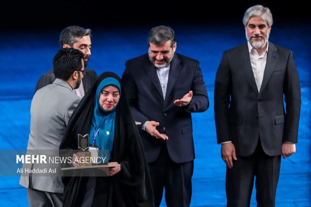 فضای کتابخانه پله اول کتابخوانی/ ایوانکی مستعد ترویج مطالعه