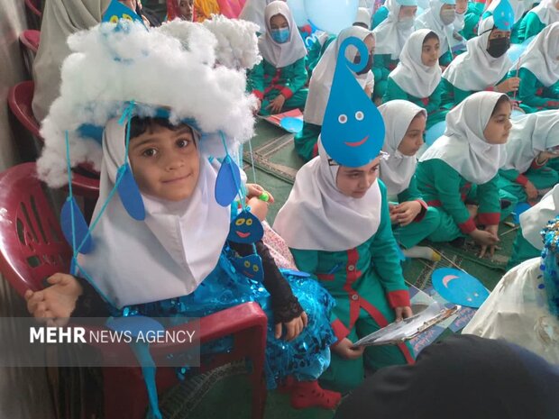 زنگ آب در دبستانهای شهرستان داران به صدا درآمد