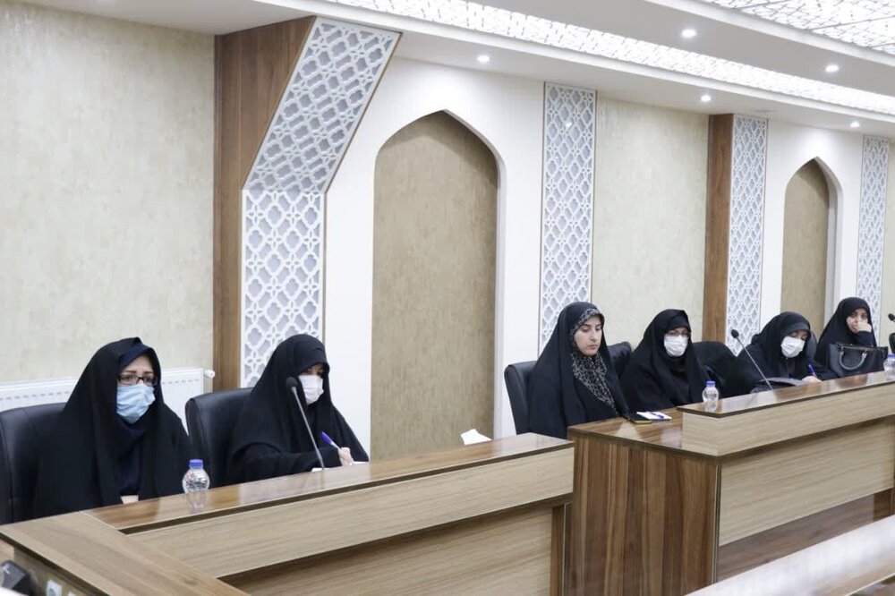 نقش آفرینی بانوان تبیینگر در احیای فرهنگ اسلامی