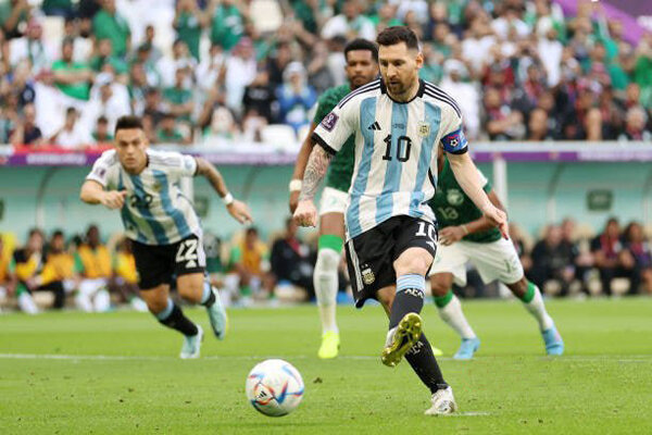 اولین شگفتی جام رقم خورد/ مسی و آرژانتین مغلوب عربستان شدند