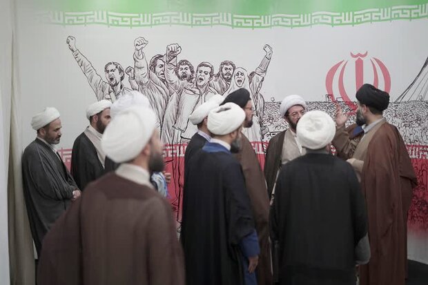 بازدید هیئت امنای بنیاد هدایت از سومین نمایشگاه مسجد جامعه پرداز