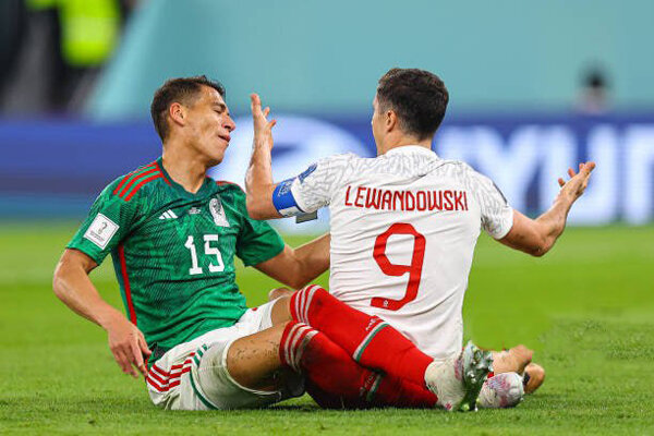 مکزیک و لهستان به تساوی رسیدند/ لواندوفسکی پنالتی را از دست داد