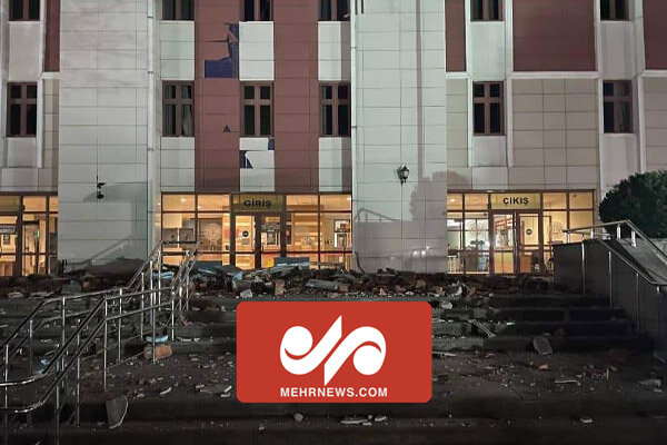 فیلم لحظه وقوع زلزله در پخش زنده یک شبکه تلوزیونی در ترکیه