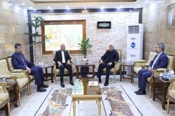 سفير ايران لدى بغداد يلتقي رئيس هيئة الحشد الشعبي