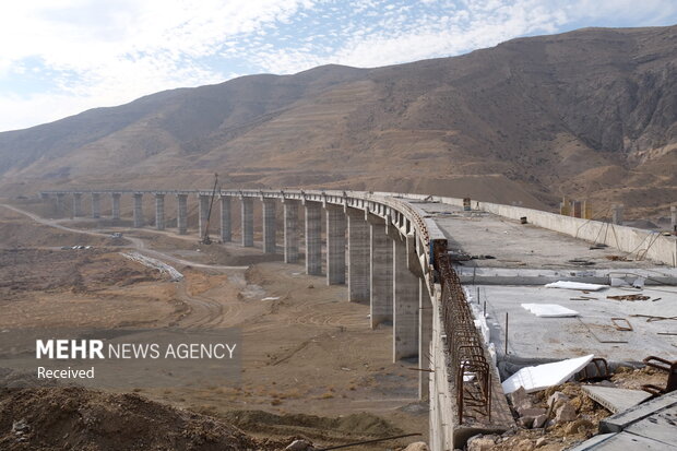 بازدید استاندار و نمایندگان اردبیل از پروژه راه آهن