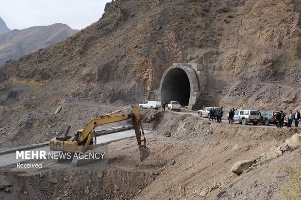 بازدید استاندار و نمایندگان اردبیل از پروژه راه آهن