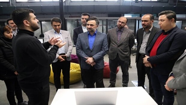 ایجاد کارخانههای نوآوری در حوزههای سختافزاری ضروری است