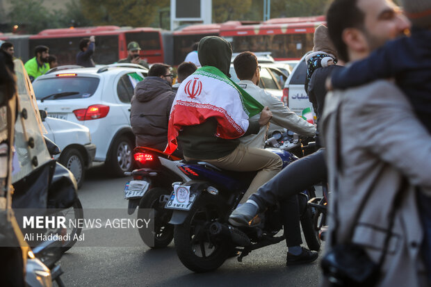 شادی مردم ایران بعد پیروزی تیم ملی مقابل ولز