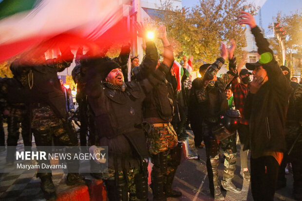 شادی مردم بجنورد پس از پیروزی ایران مقابل ولز