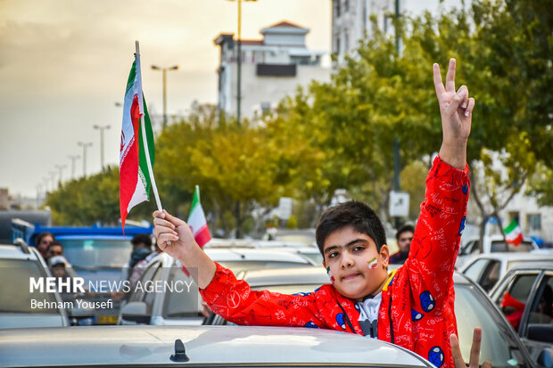 خوشحالی مردم اراک بعد از برد ایران