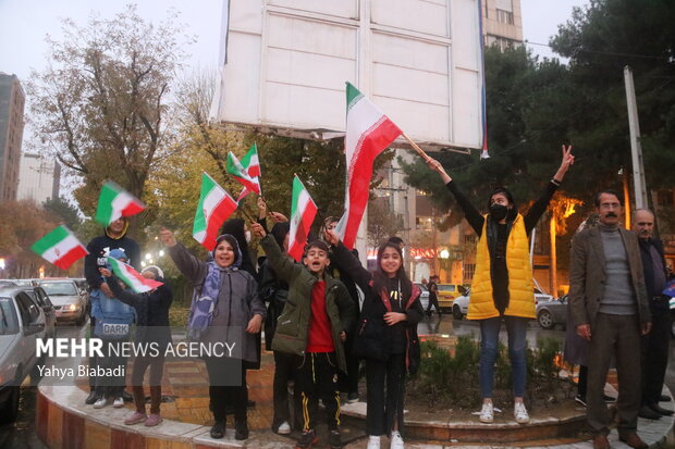 شادی مردم کرمانشاه پس از پیروزی ایران مقابل ولز