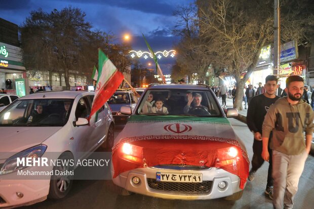 شادی مردم اردبیل پس از پیروزی ایران مقابل ولز