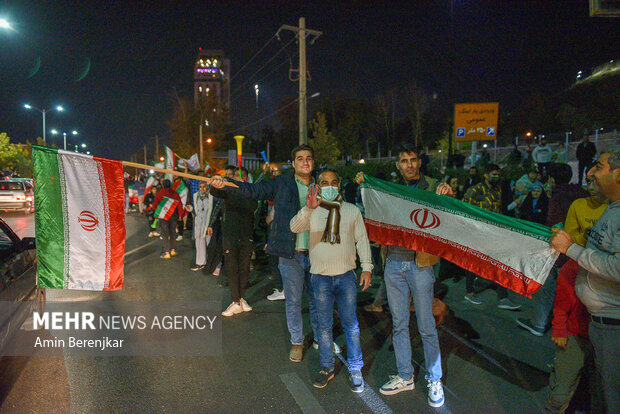 شادی مردم شیراز پس از برد ایران در جام جهانی