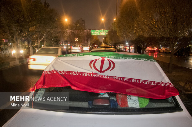 شادی مردم اردستان پس از برد تیم ملی فوتبال ایران