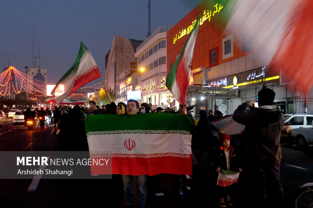 مردم ایران پس از برد تیم ملی فوتبال ایران مقابل تیم ملی فوتبال ولز به خیابان‌ها آمدند و جشن پیروزی و شادمانی پرداختند