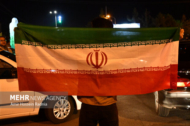 شادی مردم <a href='https://sayeb.ir/tag/%d8%a8%db%8c%d8%b1%d8%ac%d9%86%d8%af'>بیرجند</a> پس از پیروزی ایران مقابل ولز