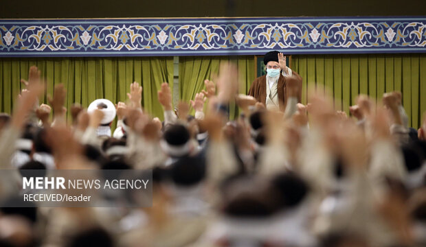 دیدار جمع کثیری از بسیجیان با رهبر معظم انقلاب اسلامی