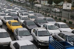 ترافیک در آزادراه تهران - کرج سنگین است