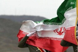ایران کا سب سے "بڑا پرچم" لہرا دیا گیا