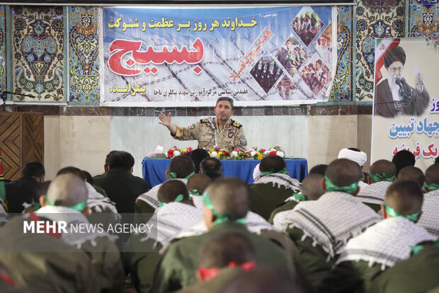 سرباز زینت نظام و انقلاب/امور مردم جز باحضور سرباز استوار نمیشود