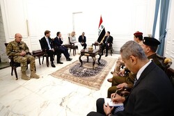 دیدار وزیر دفاع هلند با نخست وزیر عراق