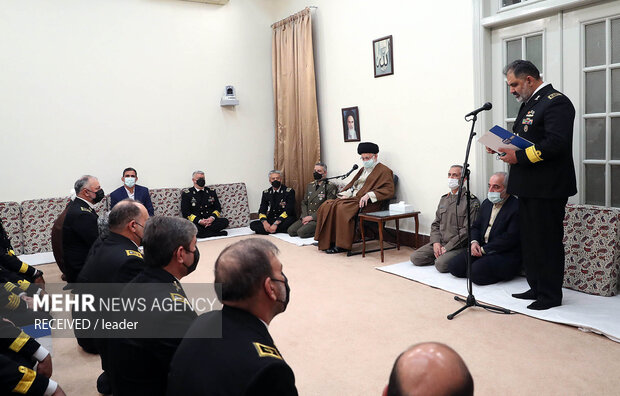 Army Navy commanders meeting with Leader
