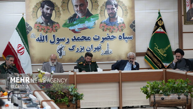 دیدار اعضای شورای شهر تهران با فرمانده سپاه حضرت محمدرسول الله (ص) 12