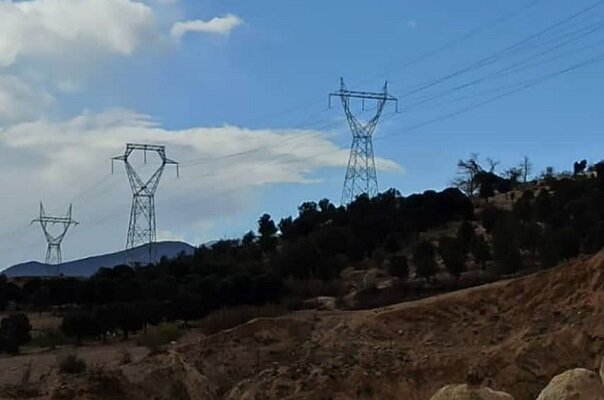 حکایت معدنی که روی سیم برق پا گذاشت/ خطر در کمین شبکه برق گیلان