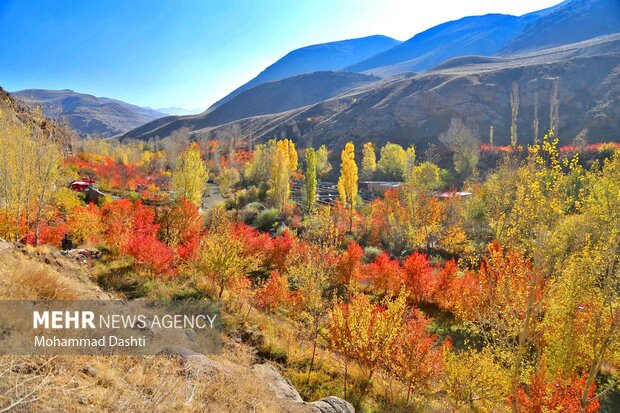 Astonishing autumn scenery in W Iran
