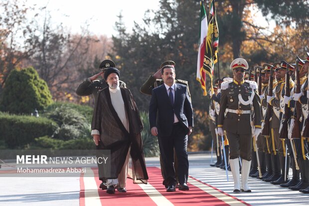 عراقی وزیر اعظم کی ایران آمد، صدر رئیسی نے باضابطہ استقبال کیا