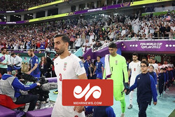تشویق بازیکنان تیم ملی توسط هواداران پس از پایان بازی برابرآمریکا