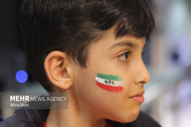 تماشای دیدار تیم‌های ایران و آمریکا در جام‌جهانی قطر - تبریز