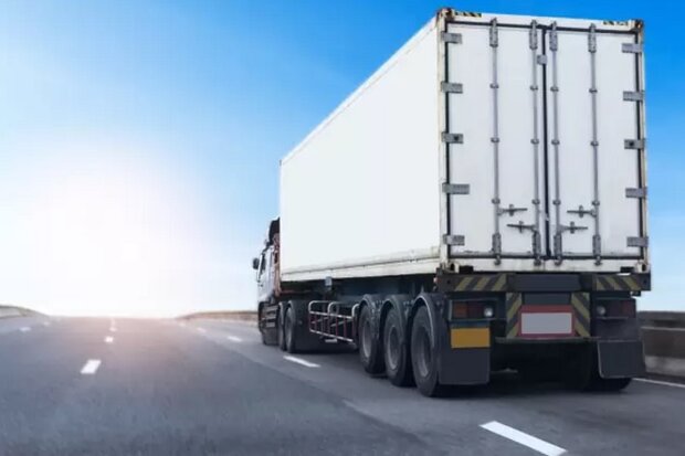 روند عادی حمل و نقل در استان بوشهر/ کامیونها در حال کار هستند