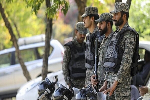Pakistan'da intihar saldırısı: 3 ölü, 30'dan fazla yaralı  Pakistan'da intihar saldırısı: 3 ölü, 30'dan fazla yaralı