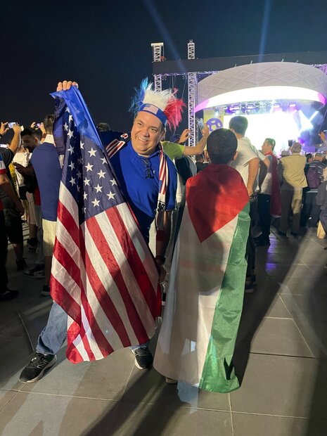 حمایت هواداران تیم ملی فوتبال آمریکا از ملت فلسطین+ تصاویر