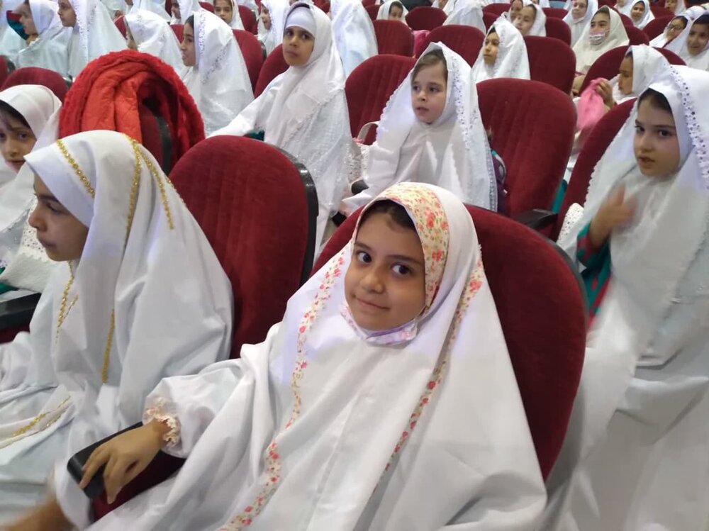 آئین جشن تکلیف دانشآموزان فریدنی همزمان با میلاد حضرت زینب (س)