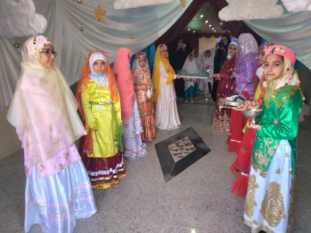 آئین جشن تکلیف دانشآموزان فریدنی همزمان با میلاد حضرت زینب (س)